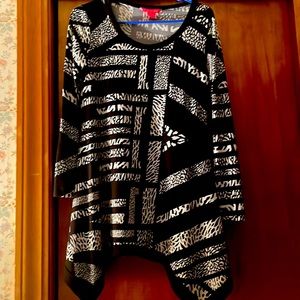 Black & white casual dress 1/4 sleeve shirt by Sunny Leigh